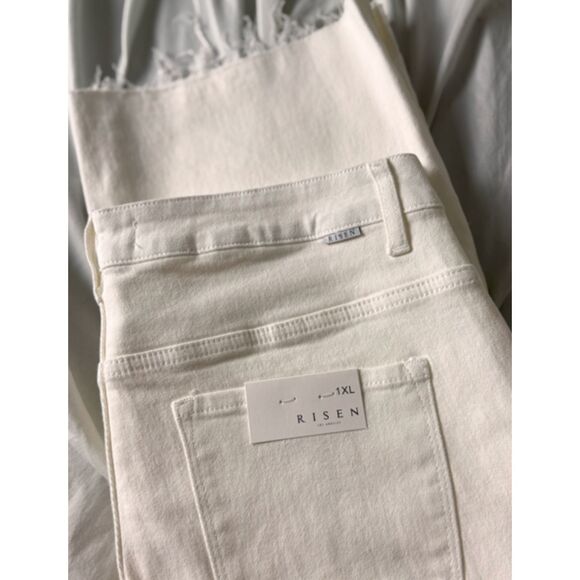 RISEN Designer Jeans - White Flare Jeans - Plus Size Denim - High Rise - 1X - Picture 3 of 3